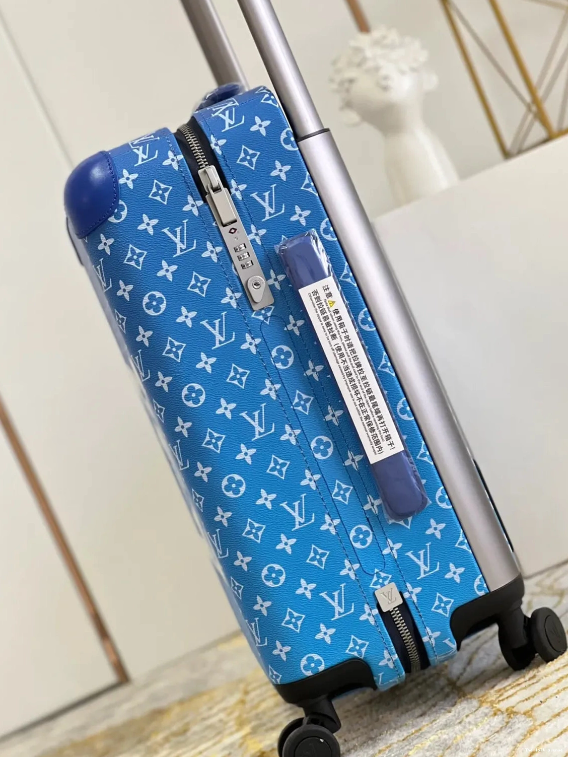 CUSTOM SUITCASE HORIZON 55 37L CLOUDS CABIN 0801